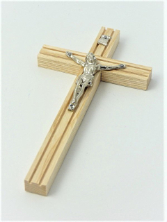 Křížek s dřážkami a Kristem 8 x 16 cm